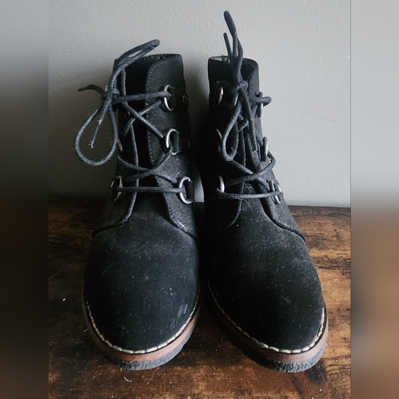 White Mountain Black Lace-Up Ankle Boots - Picture 1 of 6
